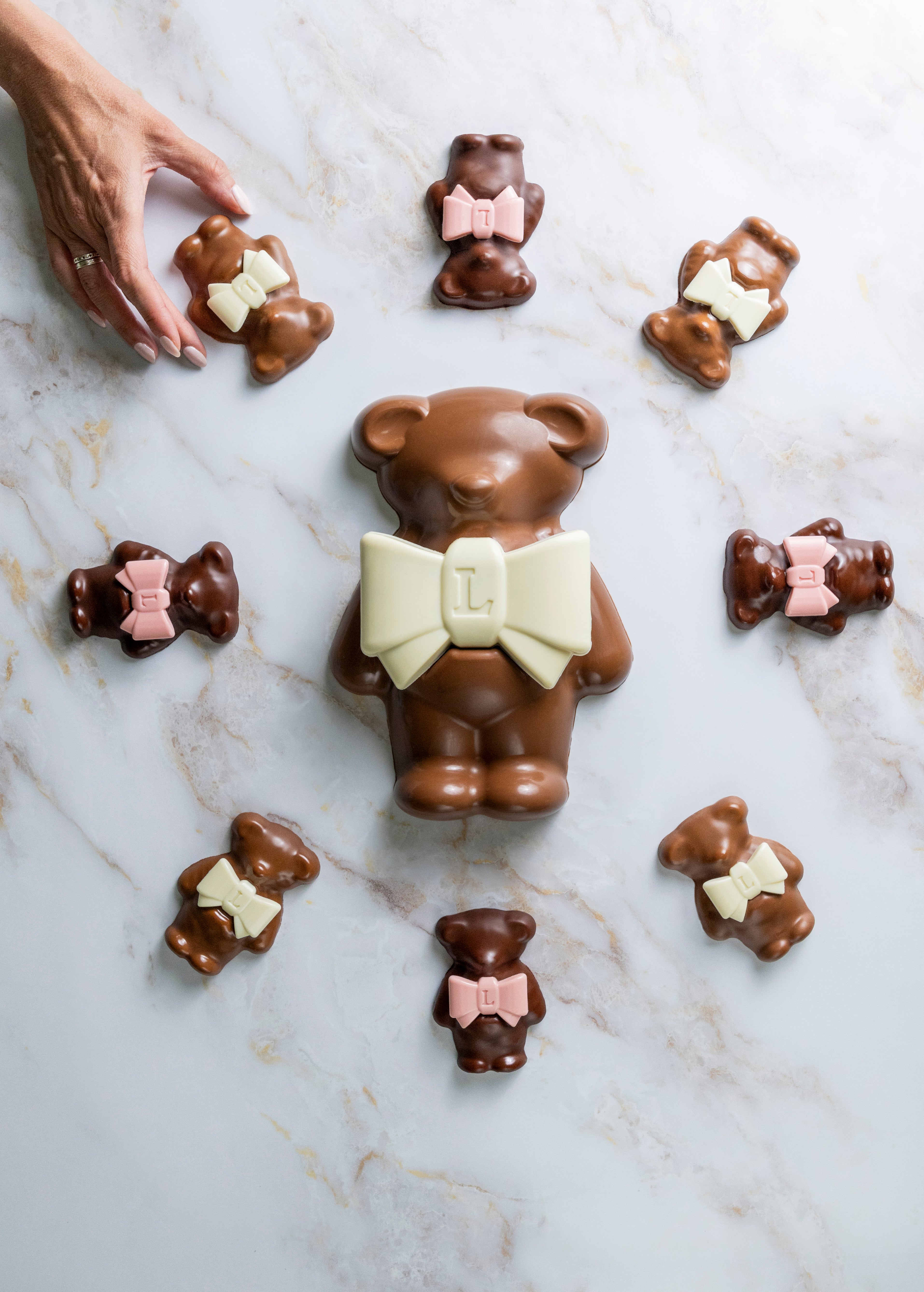 XXL Marshmallow Bear - Milk Chocolate | La Maison Ladurée