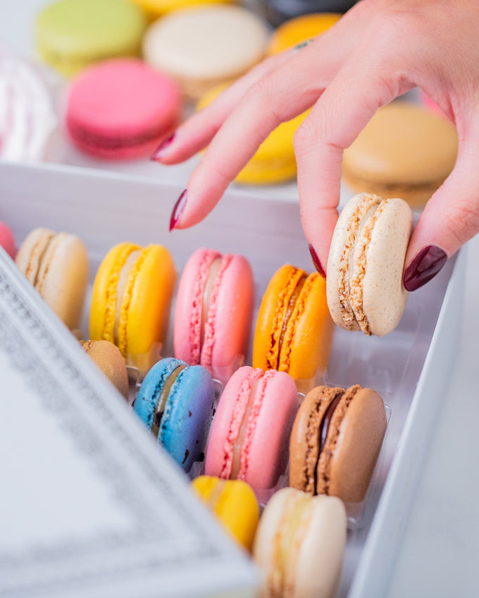 Coffret de 24 macarons Napoléon gris