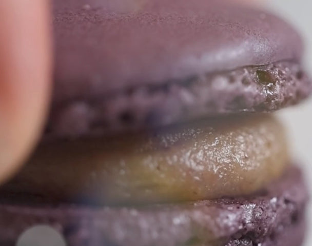 Julien Alvarez making macarons