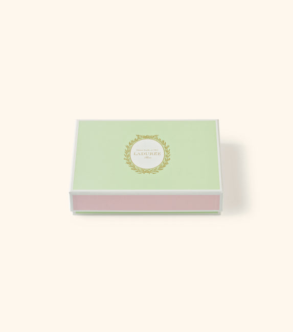 "Aquarelle" 24 macarons gift box