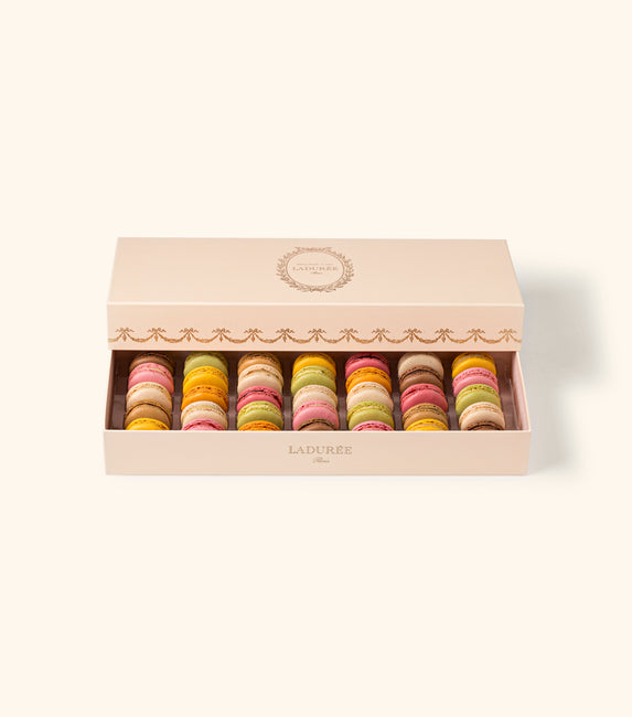 "Intemporel" 35 macarons gift box - peach
