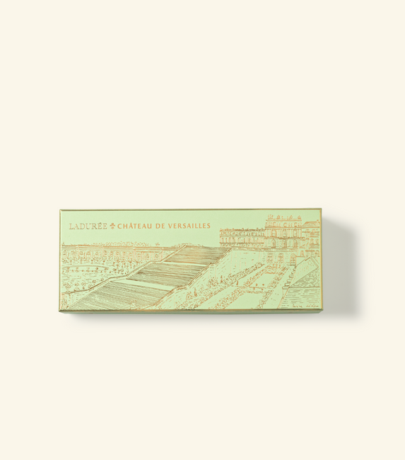 “Versailles in Majesty” 15 macarons gift box