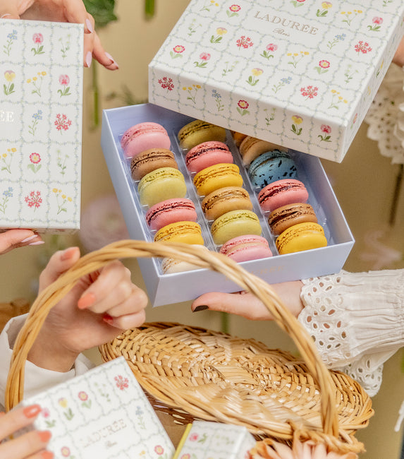Coffret de 18 macarons "Douces Fleurs"