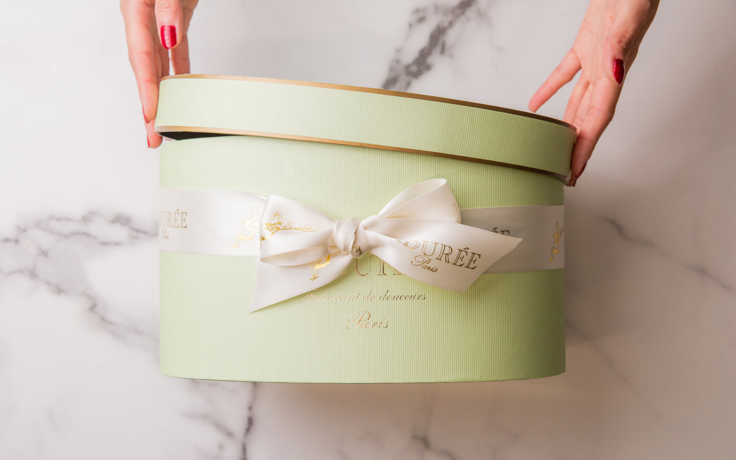 Green Ladurée hamper