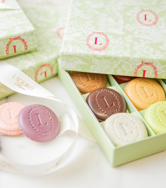 Gift box of 12 Eugénie "Iconic Selection"