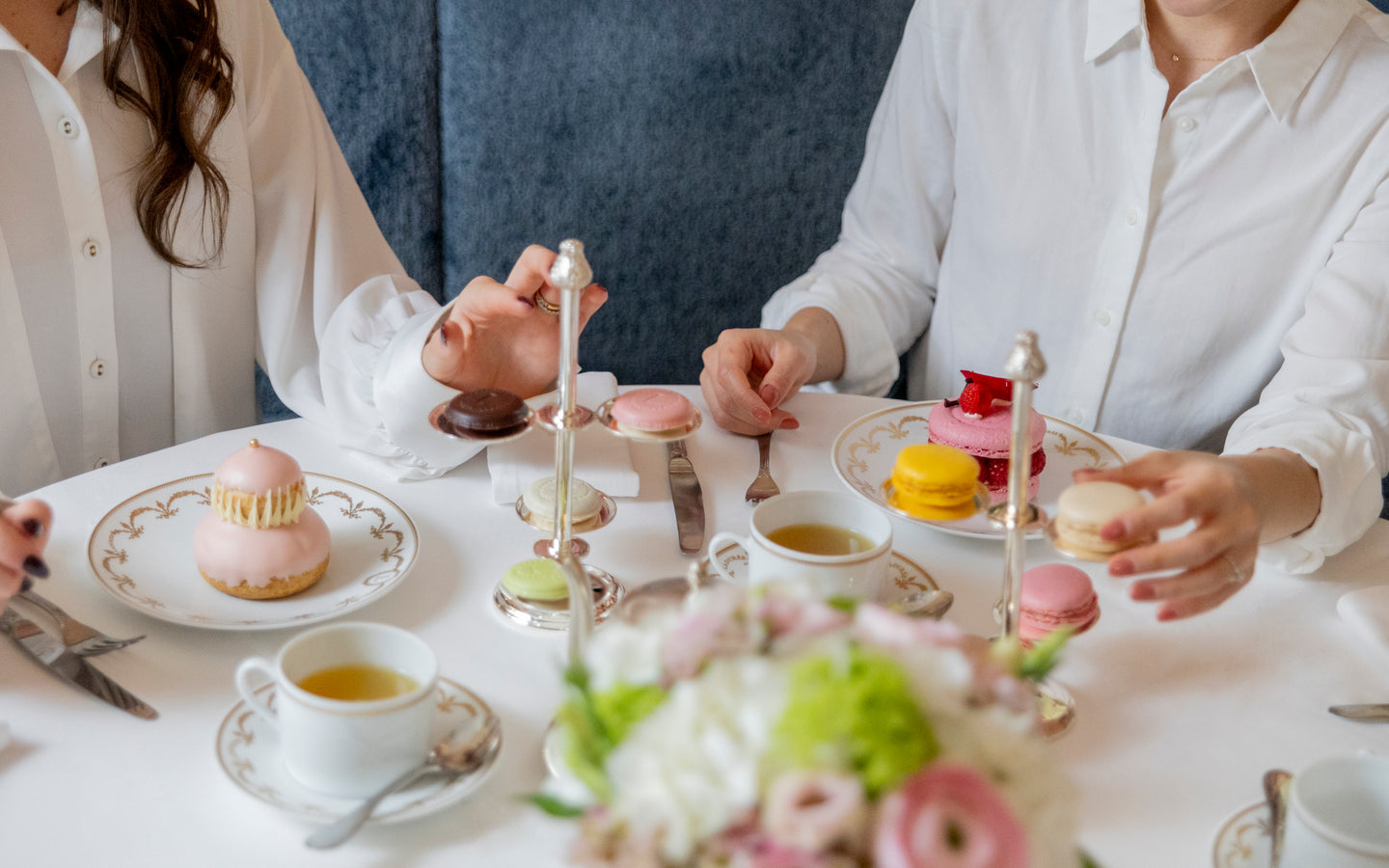 Tea Time Ladurée in restaurant