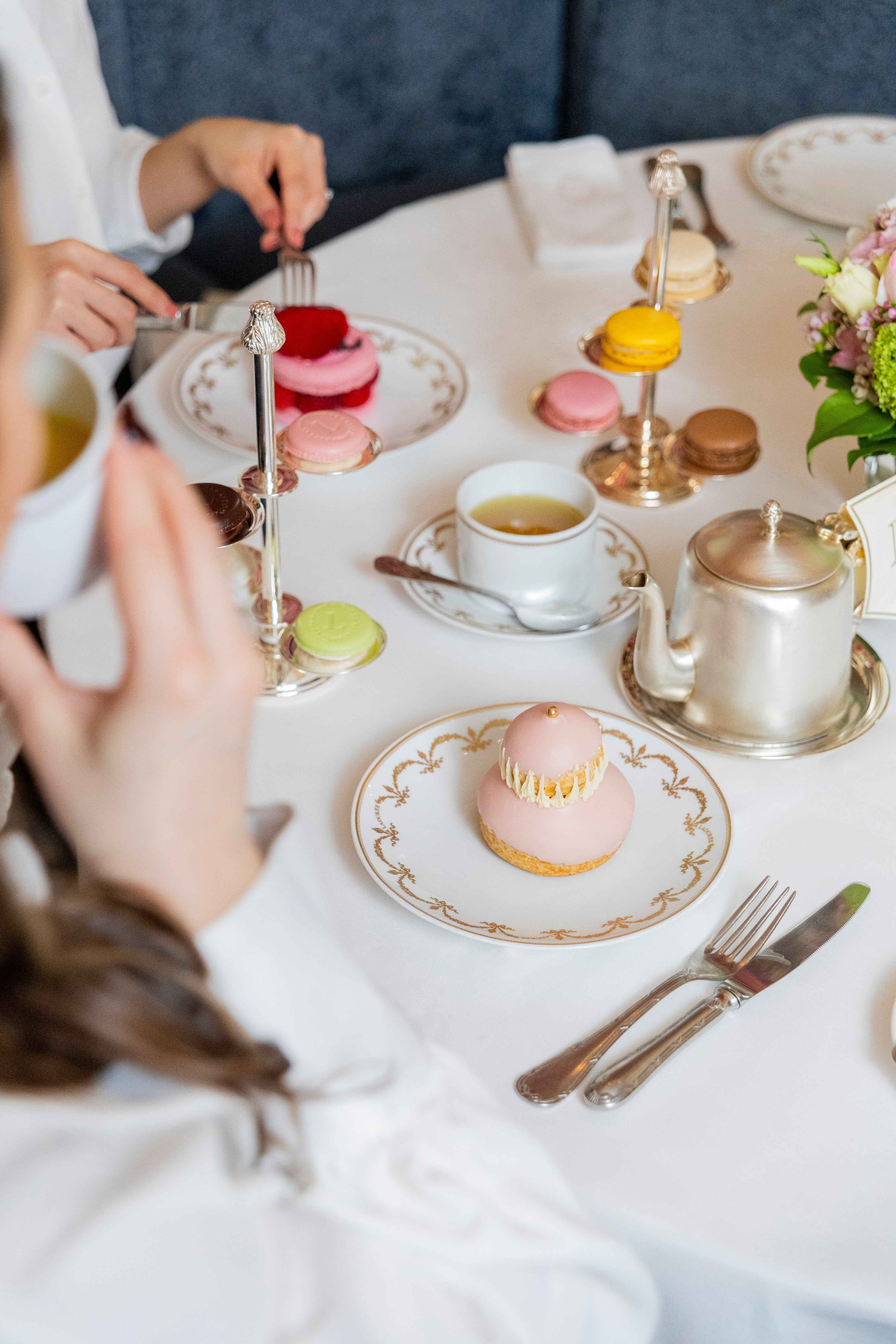 Ladurée pink water bottle | La Maison Ladurée