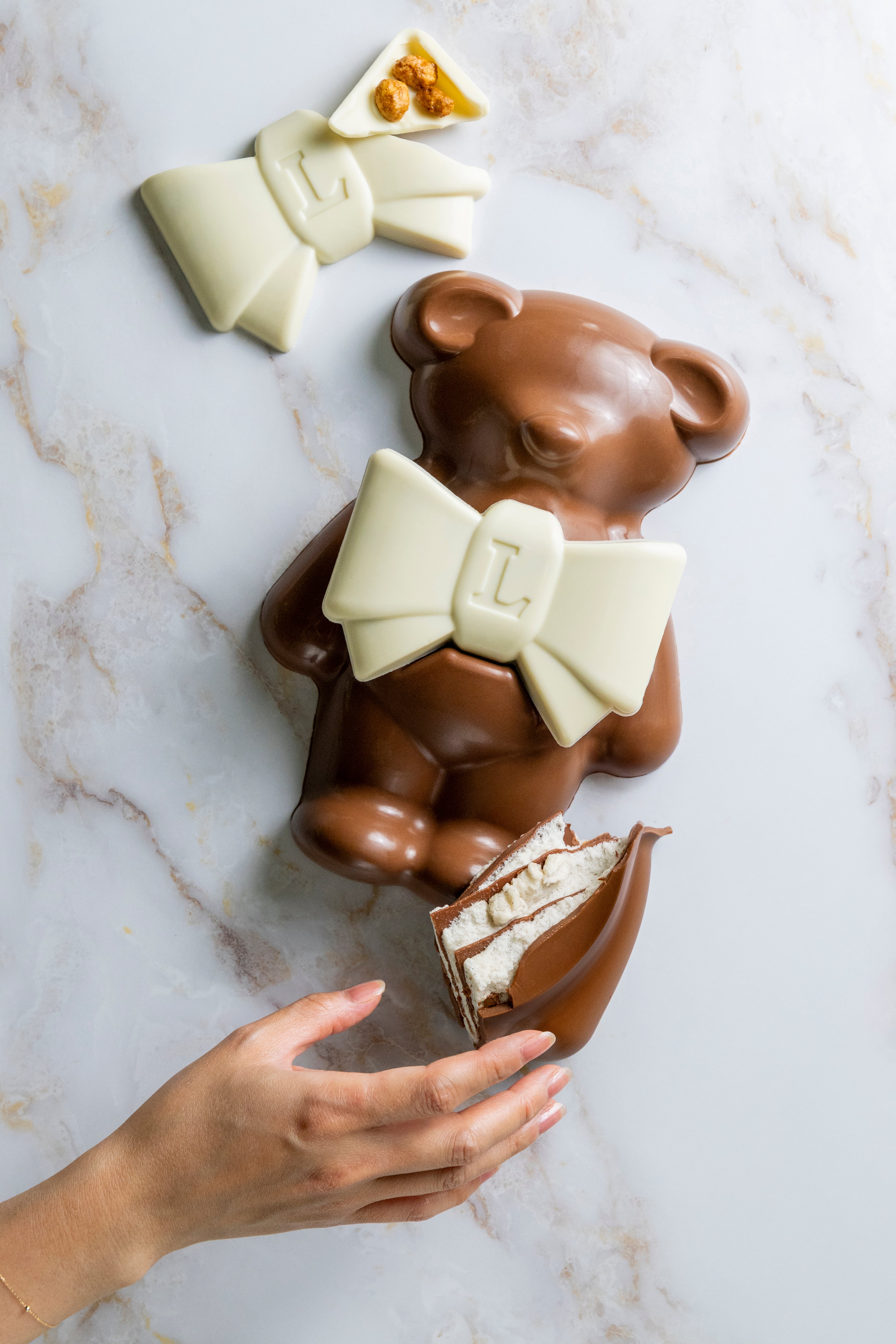 XXL Marshmallow Bear - Milk Chocolate | La Maison Ladurée