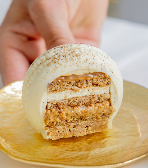 Yule Log Festive Duo – Vanilla Almond & Ispahan