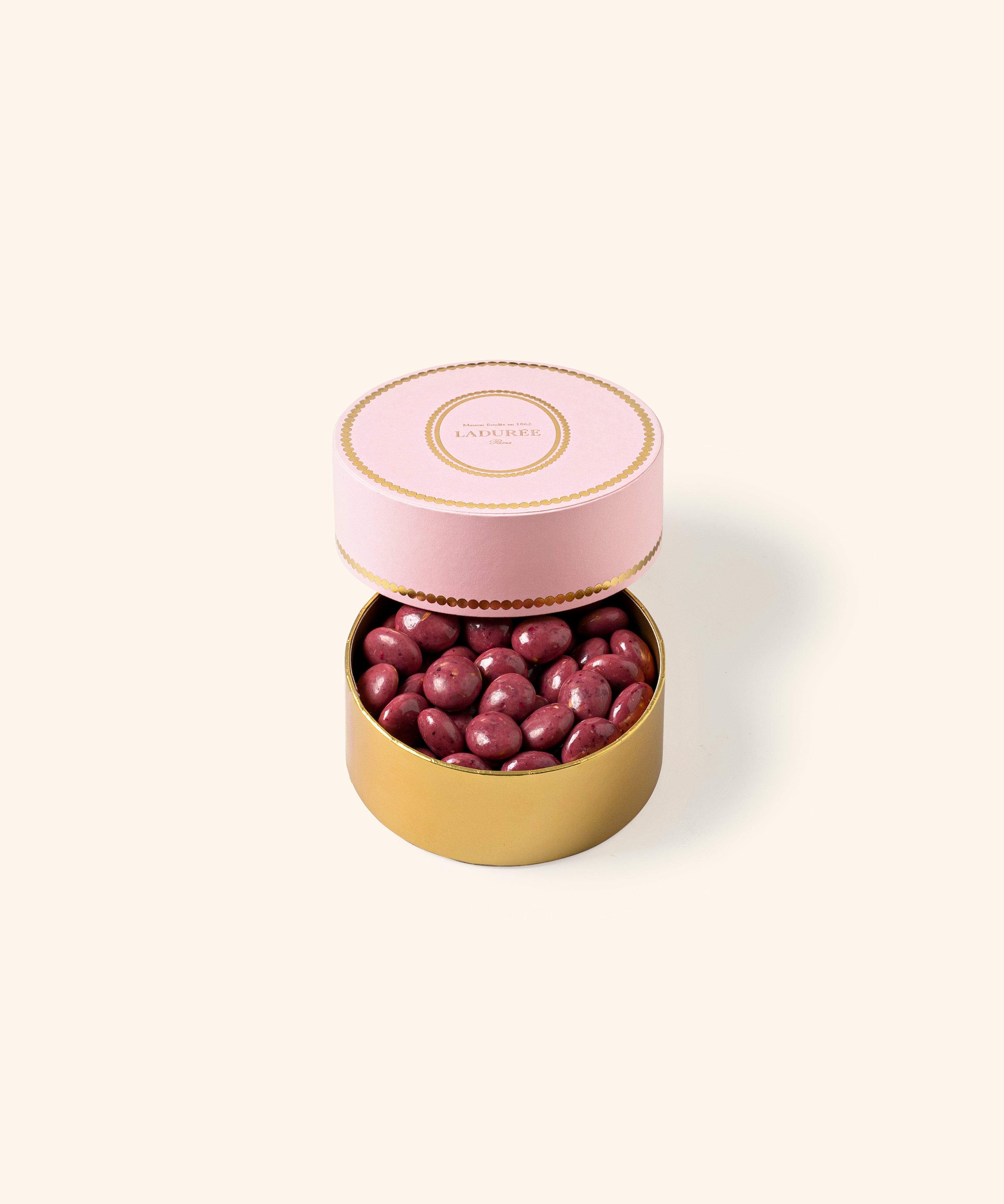 LADUREE 貝殻コンパクト Pearls box Ispahan almond | La Maison Ladurée