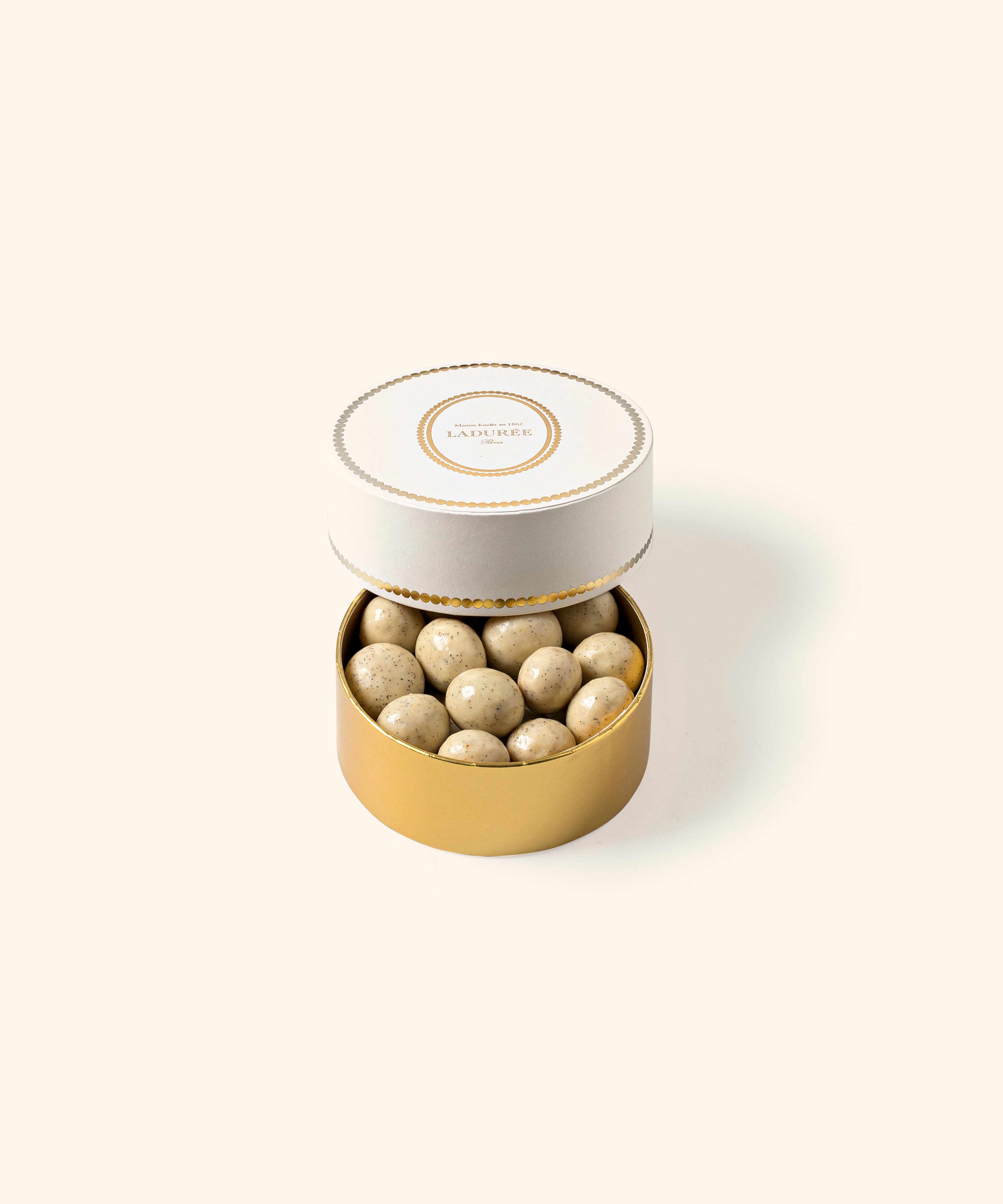 Pearls box hazelnut vanilla | La Maison Ladurée