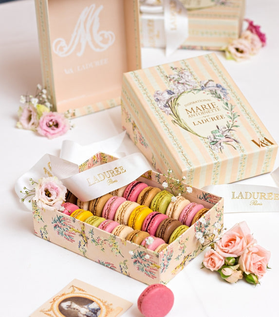 Coffret de 16 macarons "Marie-Antoinette"