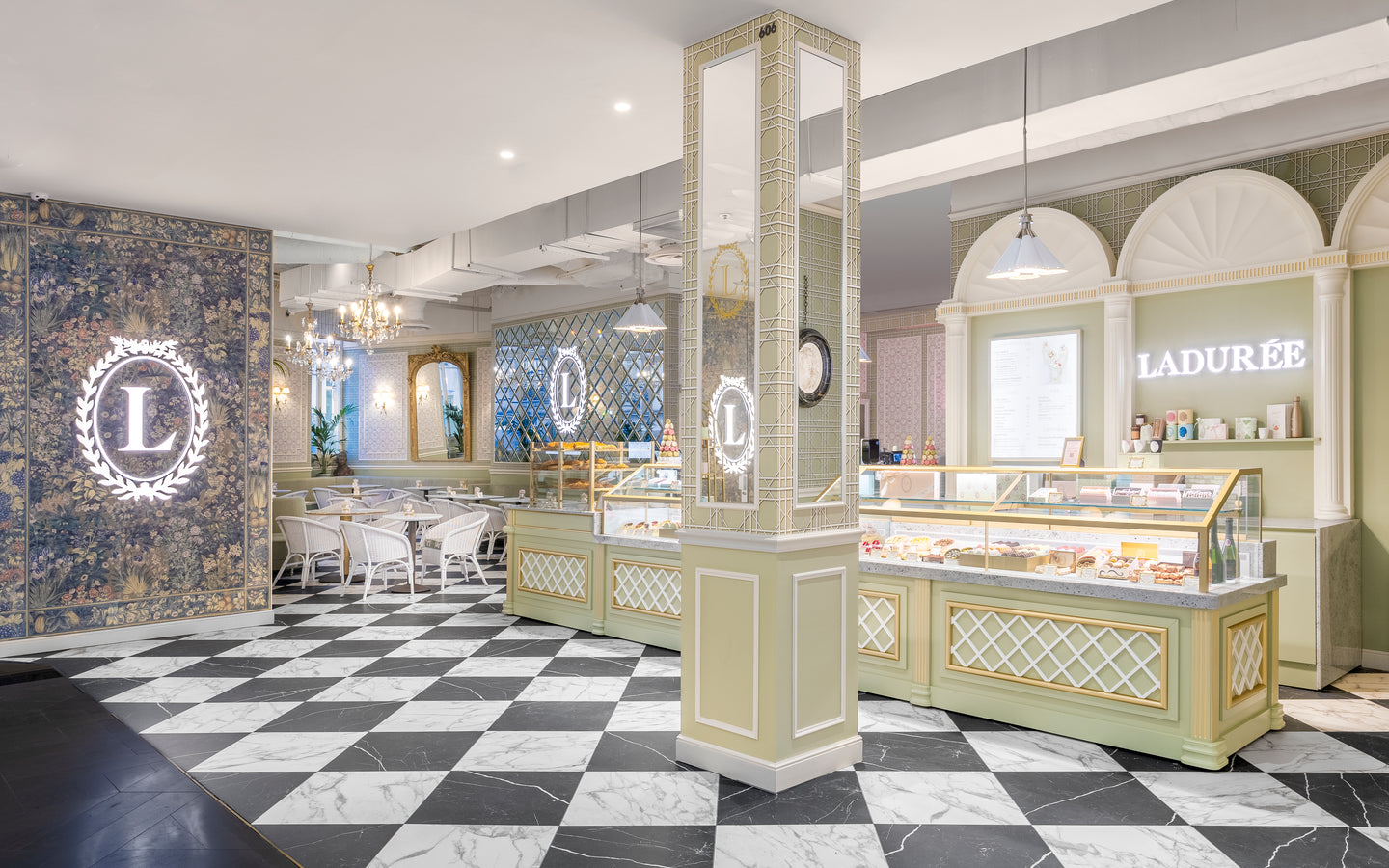 Ladurée Champs-Elysées