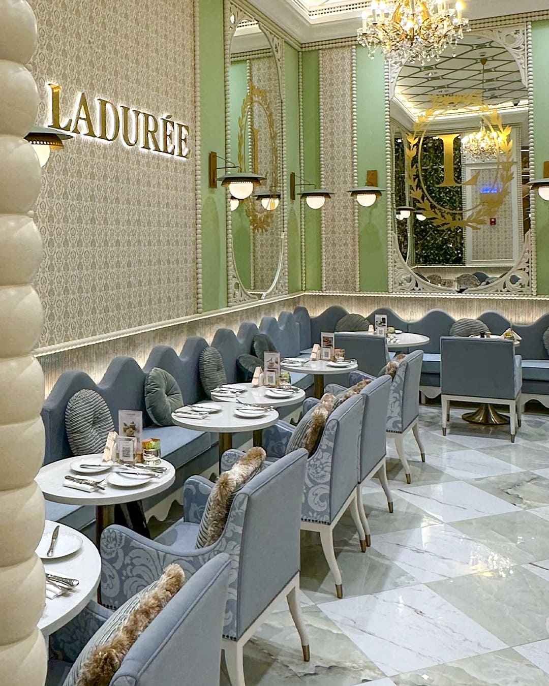 Ladurée Solitaire Mall