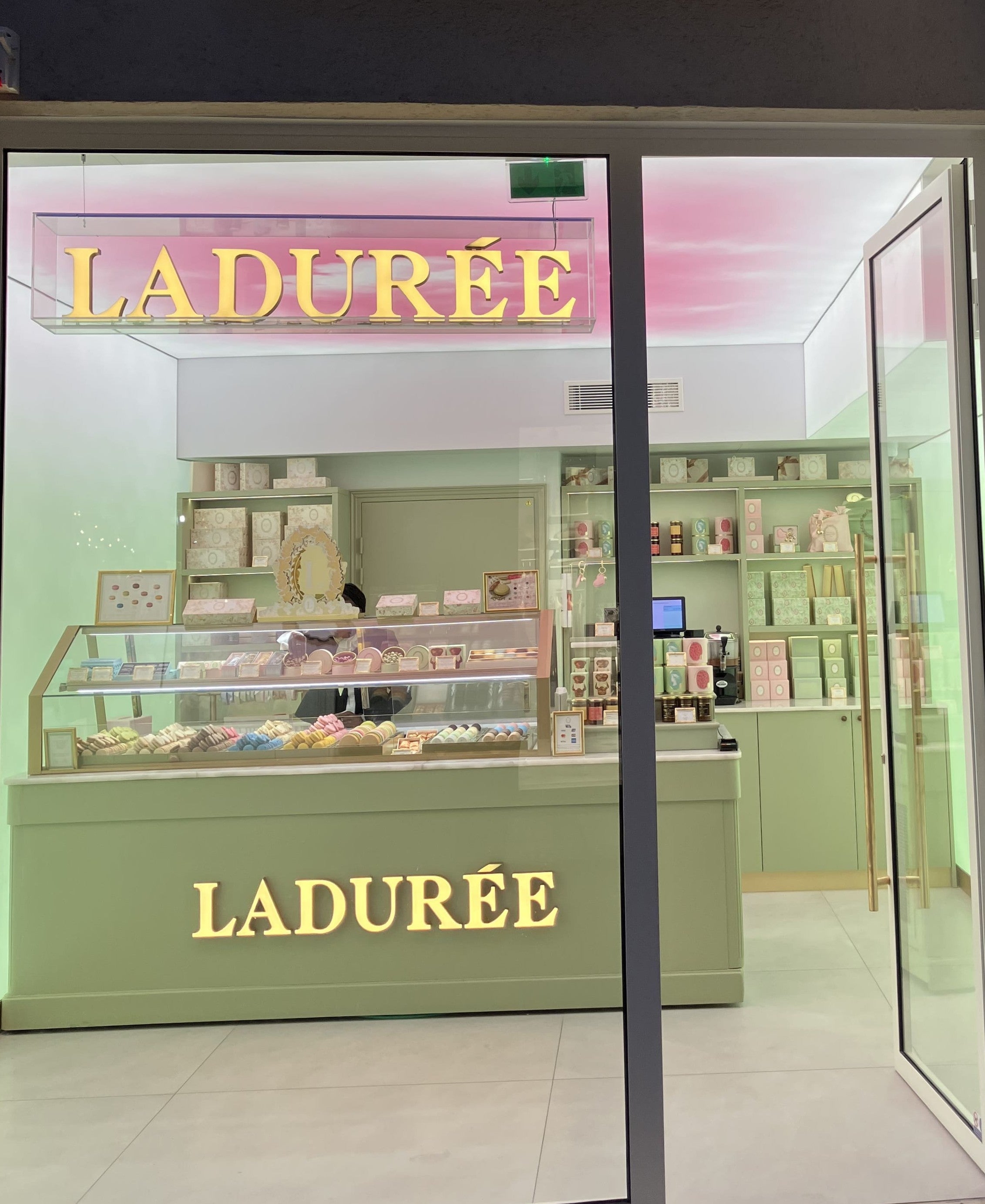 Ladurée Paris Marais
