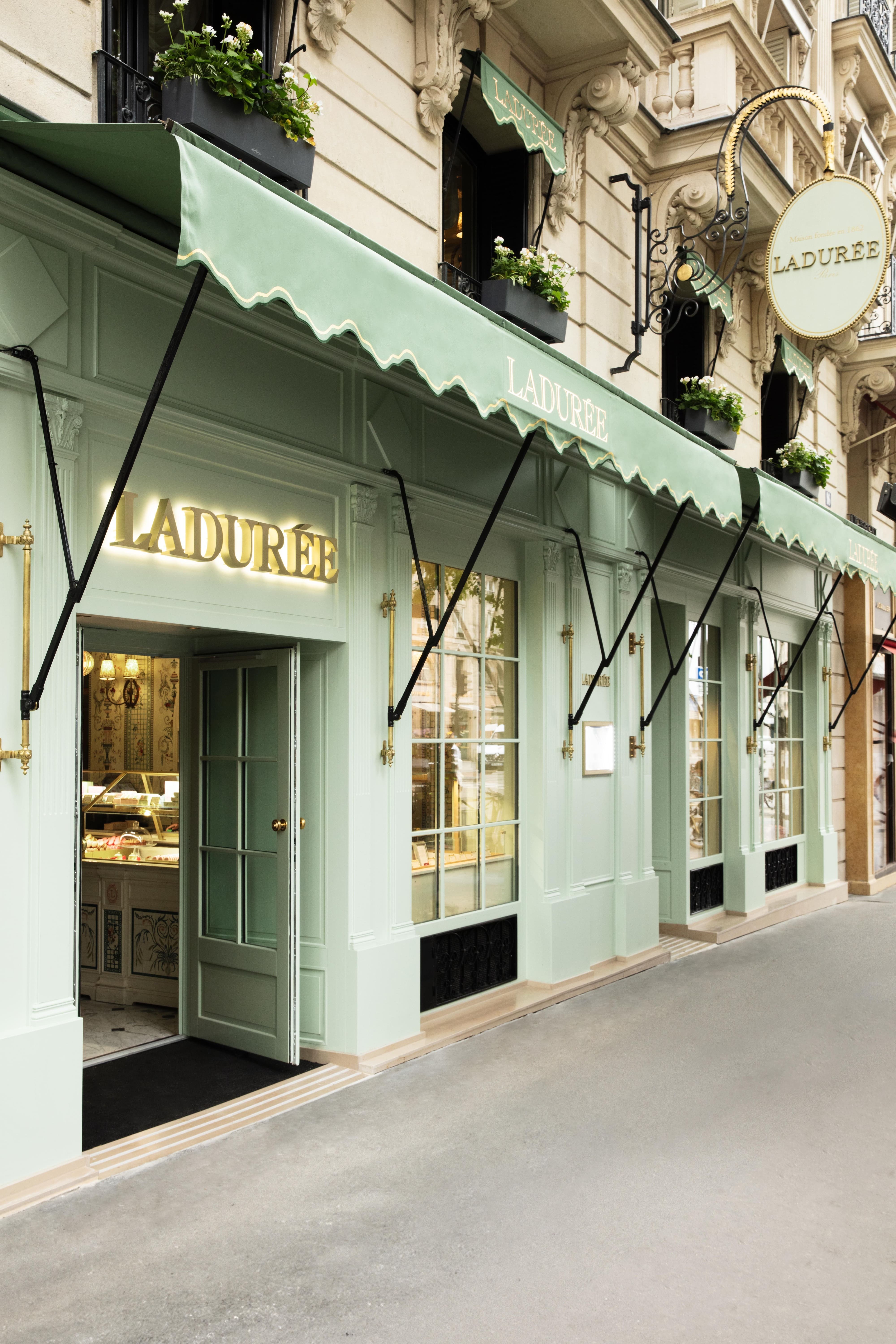 Ladurée Paris Royale - Cafe in Champs-Élysées & Madeleine, Paris